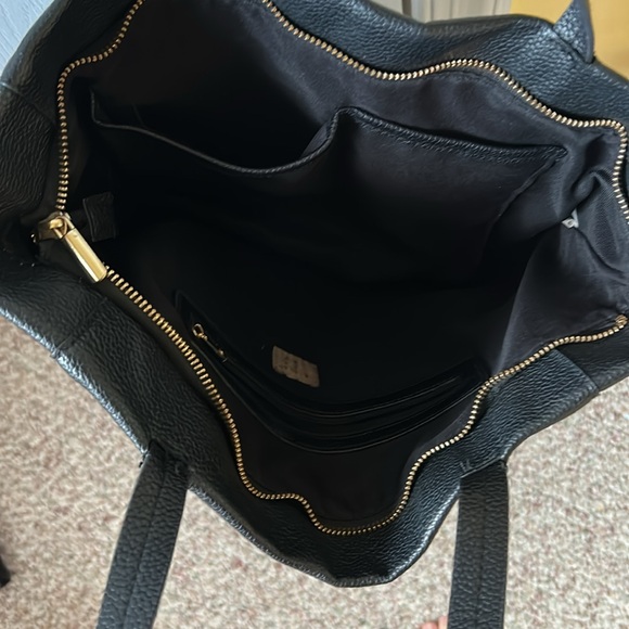 A New Day Elegant Black Tote Bag - Picture 3 of 4